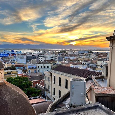Studio Apartments Centro Storico Via Manno カリアリ エクステリア 写真