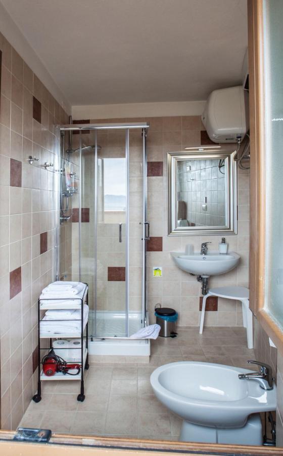 Studio Apartments Centro Storico Via Manno カリアリ エクステリア 写真