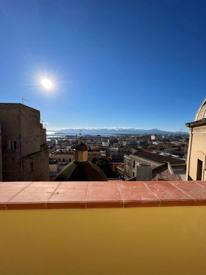 Studio Apartments Centro Storico Via Manno カリアリ エクステリア 写真