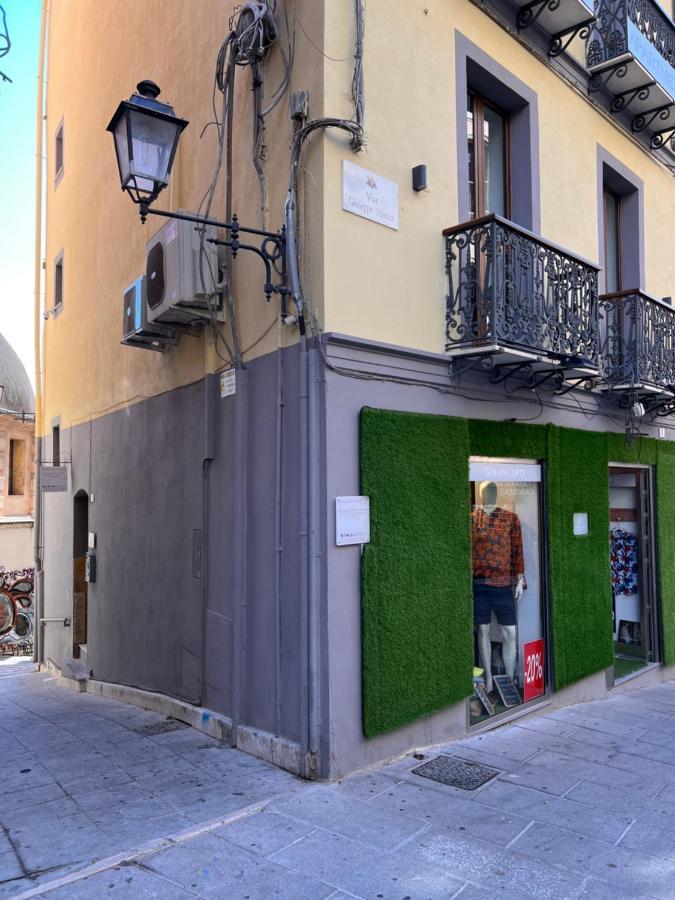 Studio Apartments Centro Storico Via Manno カリアリ エクステリア 写真