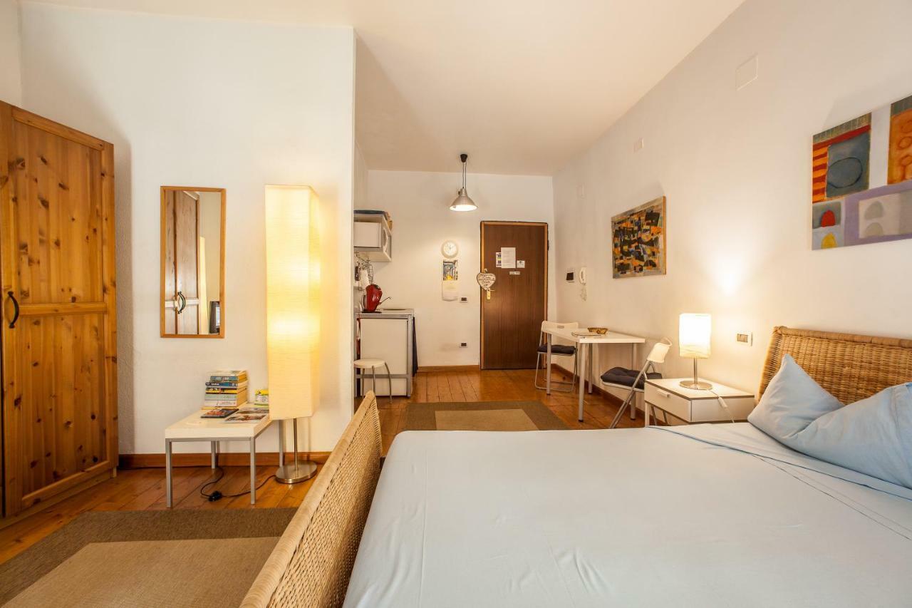 Studio Apartments Centro Storico Via Manno カリアリ エクステリア 写真
